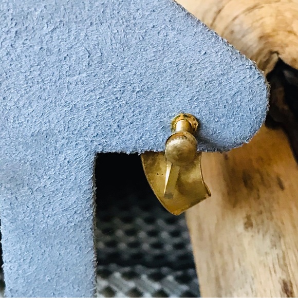 Vintage MCM Costume Gold Tone Geometric Shape Screw Back 1” Earrings - Picture 10 of 12